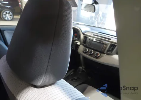 2015 Toyota Rav4 Le z USA, uszkodzony, nr VIN 2T3ZFREV0FW200962